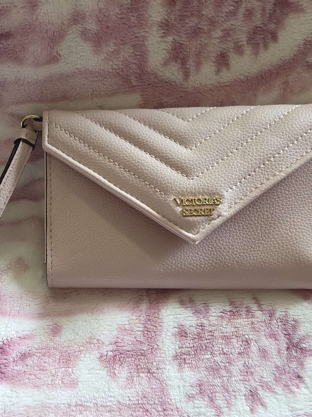 Victoria's Secret Light Pink Quilted Envelope Wristlet